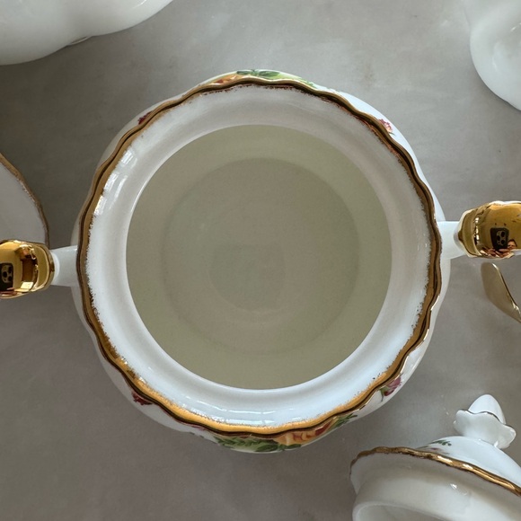Vintage Royal Albert Bone China OLD COUNTRY ROSES 6 Piece Tea Set and Sugar Tong - Picture 8 of 14
